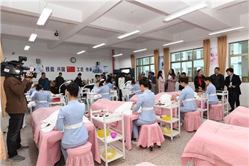 教育部央媒采訪團聚焦長沙職業教育（轉自：長沙市教育局）
